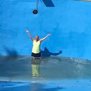 Meet your Posher, Pebles